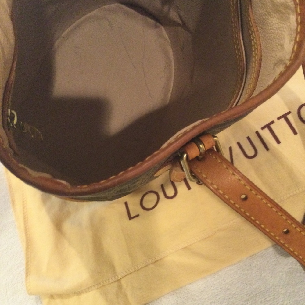 Louis Vuitton small bucket bag - Picture 3 of 10